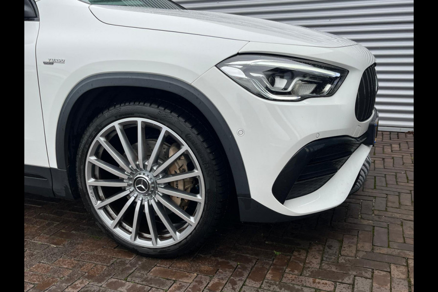 Mercedes-Benz GLA AMG 35 4MATIC panorama night trekhaak vol vol