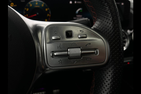 Mercedes-Benz GLA AMG 35 4MATIC panorama night trekhaak vol vol