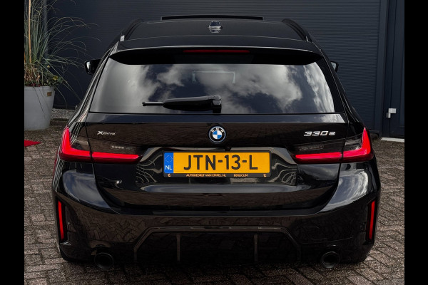 BMW 3 Serie Touring 330e xDrive M-Sport | Pano | M-Kuipstoelen + Leder + Memory | Laser | HUD | Widescreen |