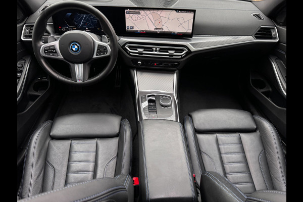 BMW 3 Serie Touring 330e xDrive M-Sport | Pano | M-Kuipstoelen + Leder + Memory | Laser | HUD | Widescreen |
