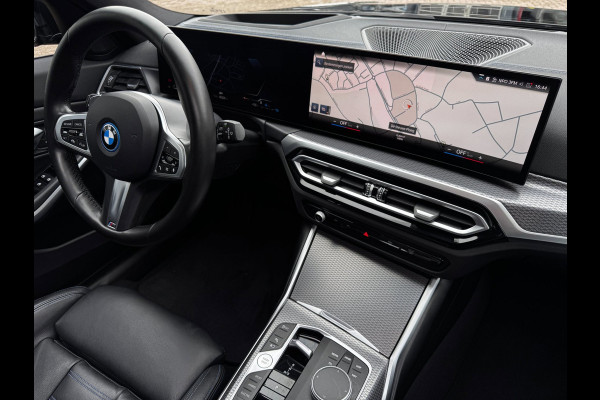 BMW 3 Serie Touring 330e xDrive M-Sport | Pano | M-Kuipstoelen + Leder + Memory | Laser | HUD | Widescreen |