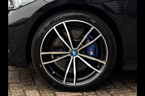 BMW 3 Serie Touring 330e xDrive M-Sport | Pano | M-Kuipstoelen + Leder + Memory | Laser | HUD | Widescreen |