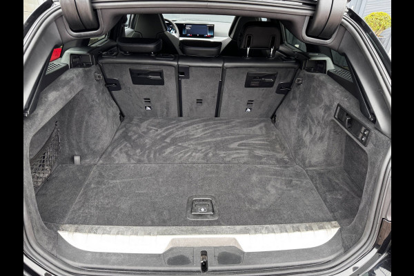 BMW 3 Serie Touring 330e xDrive M-Sport | Pano | M-Kuipstoelen + Leder + Memory | Laser | HUD | Widescreen |