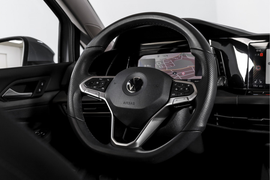 Volkswagen Golf 1.4 eHybrid Style | S/K-Panodak | Elek. Trekhaak | Dig. Cockpit | Adapt. Cruise | Stoel-+Stuurverw. | PDC | Camera | NAV + App. Connect | ECC | LM 18" |