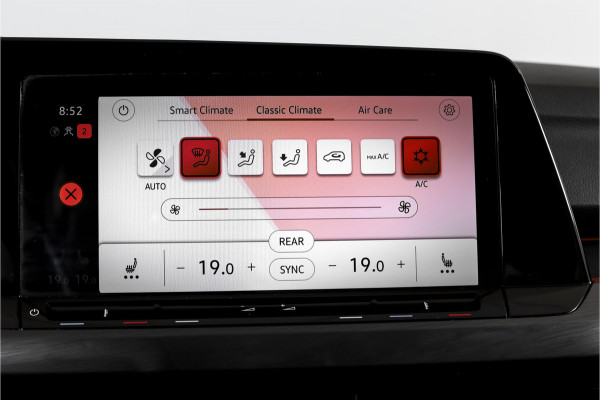 Volkswagen Golf 1.4 eHybrid Style | S/K-Panodak | Elek. Trekhaak | Dig. Cockpit | Adapt. Cruise | Stoel-+Stuurverw. | PDC | Camera | NAV + App. Connect | ECC | LM 18" |