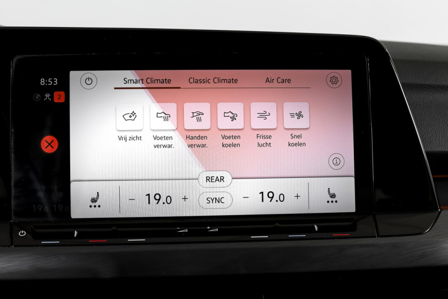 Volkswagen Golf 1.4 eHybrid Style | S/K-Panodak | Elek. Trekhaak | Dig. Cockpit | Adapt. Cruise | Stoel-+Stuurverw. | PDC | Camera | NAV + App. Connect | ECC | LM 18" |