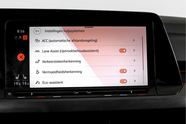 Volkswagen Golf 1.4 eHybrid Style | S/K-Panodak | Elek. Trekhaak | Dig. Cockpit | Adapt. Cruise | Stoel-+Stuurverw. | PDC | Camera | NAV + App. Connect | ECC | LM 18" |