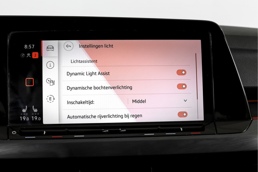 Volkswagen Golf 1.4 eHybrid Style | S/K-Panodak | Elek. Trekhaak | Dig. Cockpit | Adapt. Cruise | Stoel-+Stuurverw. | PDC | Camera | NAV + App. Connect | ECC | LM 18" |