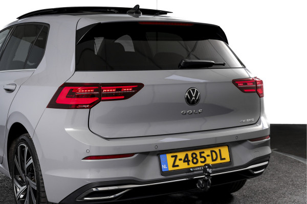 Volkswagen Golf 1.4 eHybrid Style | S/K-Panodak | Elek. Trekhaak | Dig. Cockpit | Adapt. Cruise | Stoel-+Stuurverw. | PDC | Camera | NAV + App. Connect | ECC | LM 18" |