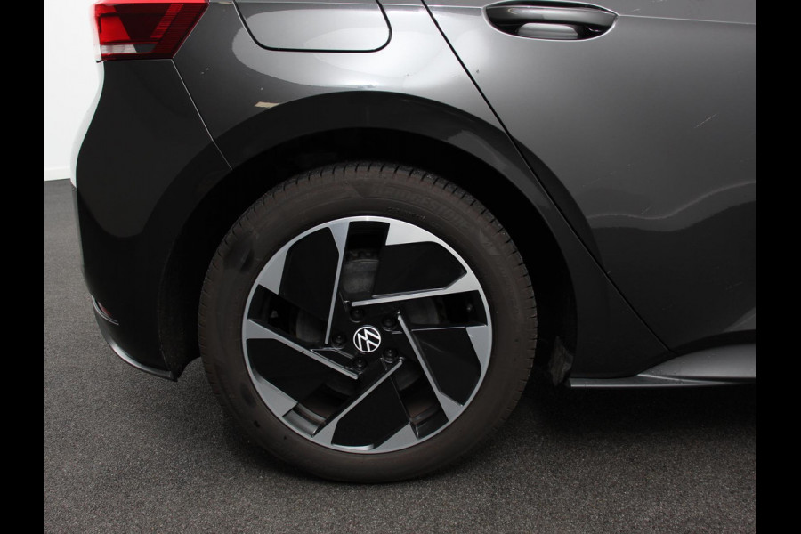 Volkswagen ID.3 Pro 58 kWh Navigatie Apple Carplay/Android Auto Parkeersensoren  Adaptive Cruise Control Stoel- en stuurverwarming Full Led Climate Control