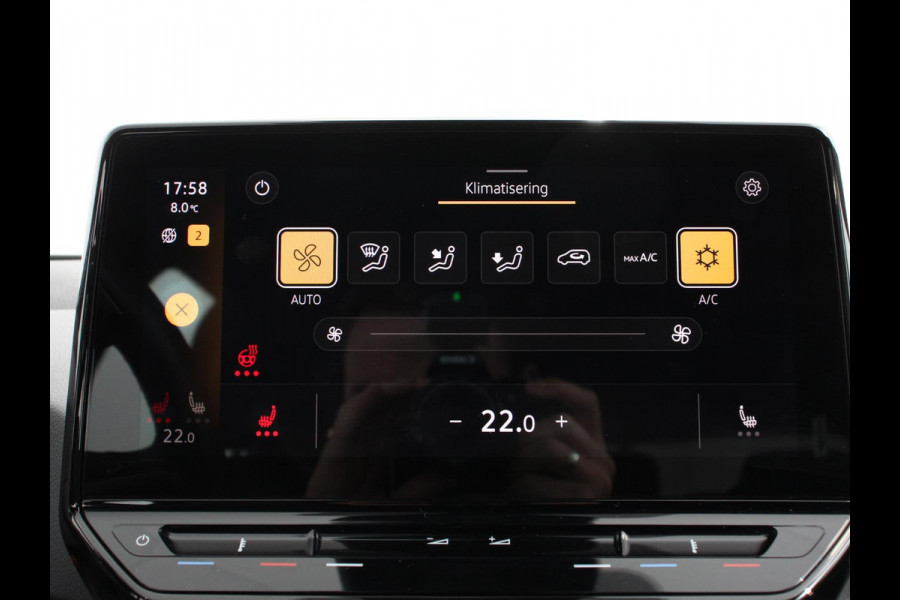 Volkswagen ID.3 Pro 58 kWh Navigatie Apple Carplay/Android Auto Parkeersensoren  Adaptive Cruise Control Stoel- en stuurverwarming Full Led Climate Control