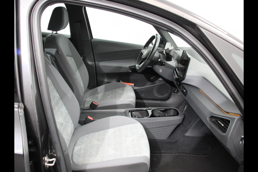 Volkswagen ID.3 Pro 58 kWh Navigatie Apple Carplay/Android Auto Parkeersensoren  Adaptive Cruise Control Stoel- en stuurverwarming Full Led Climate Control