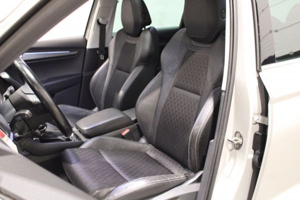 Škoda Karoq 1.5 TSI ACT Sportline Business Pano/Camera/Trekhaak enz Prijs is rijklaar incl bovag