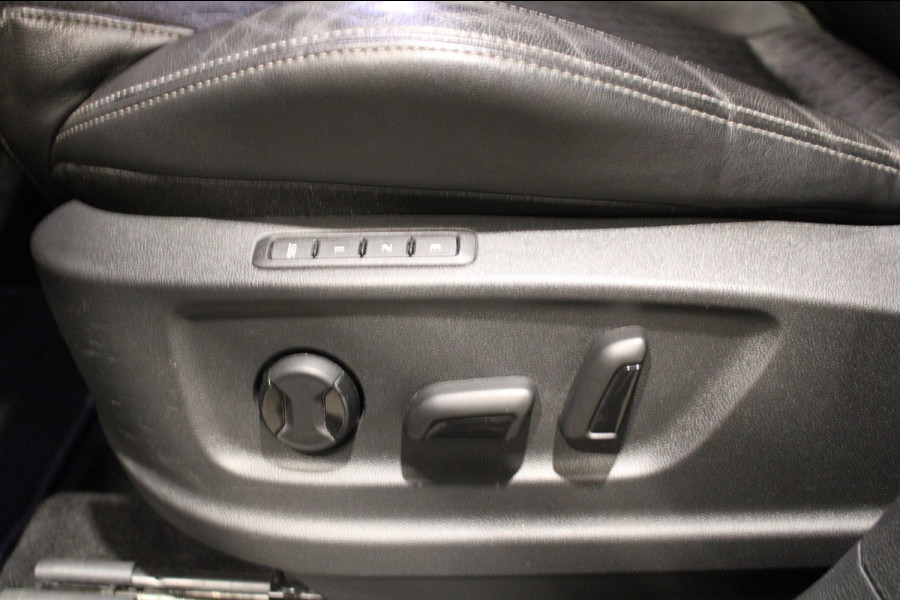 Škoda Karoq 1.5 TSI ACT Sportline Business Pano/Camera/Trekhaak enz Prijs is rijklaar incl bovag