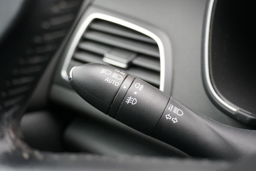 Renault Mégane Estate 1.3 TCe Limited + CAMERA / TREKHAAK / STOELVERWARMING