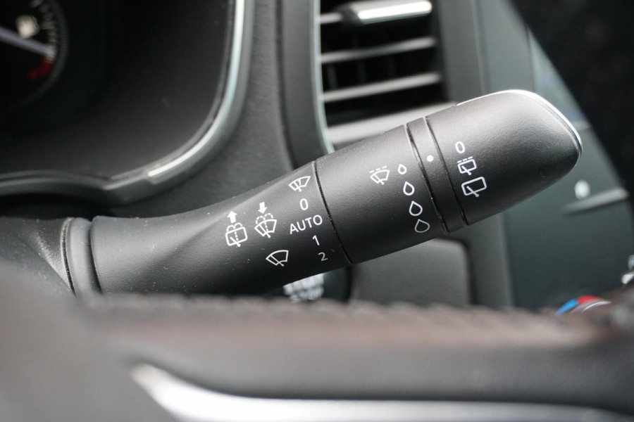 Renault Mégane Estate 1.3 TCe Limited + CAMERA / TREKHAAK / STOELVERWARMING