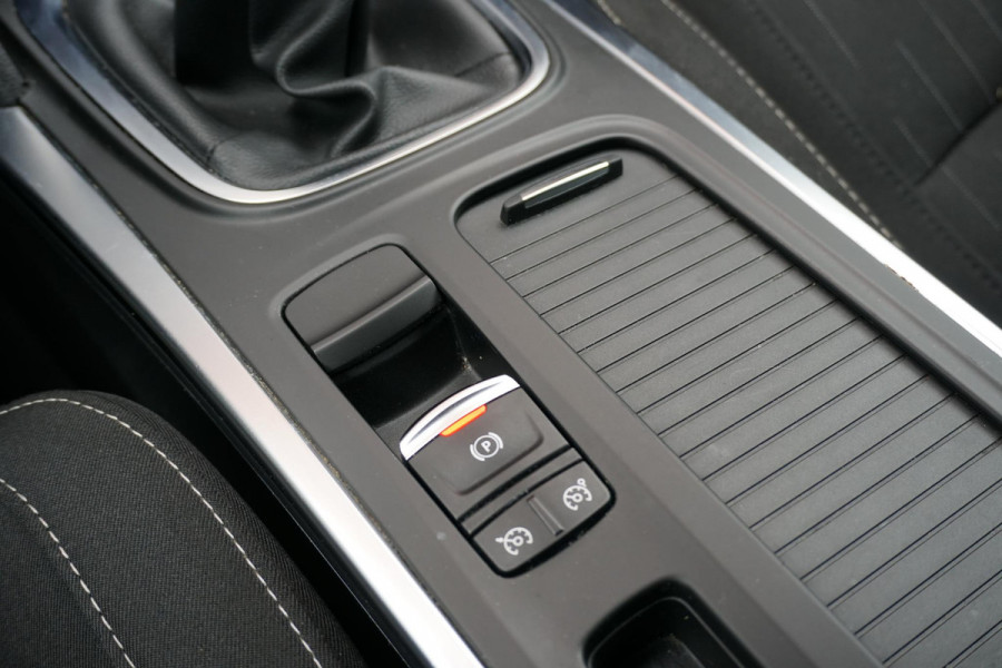 Renault Mégane Estate 1.3 TCe Limited + CAMERA / TREKHAAK / STOELVERWARMING