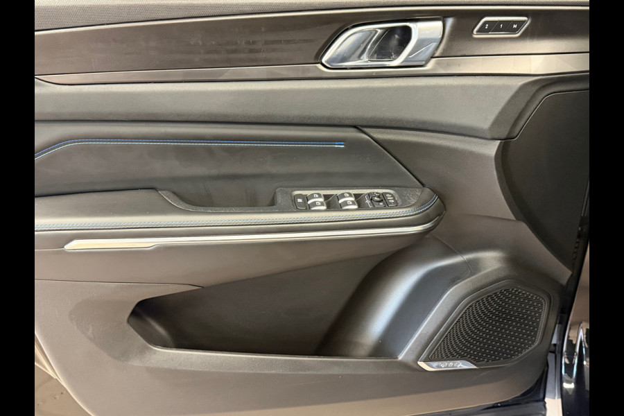 Lynk & Co 01 1.5 Plug in Hybride Black Edition PANODAK NAVIGATIE ACC 360CAM CARPLAY