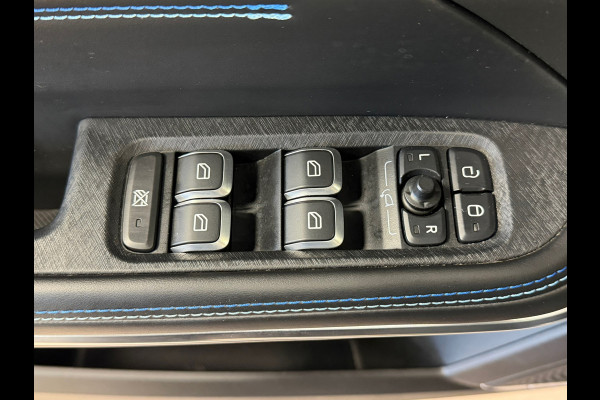 Lynk & Co 01 1.5 Plug in Hybride Black Edition PANODAK NAVIGATIE ACC 360CAM CARPLAY