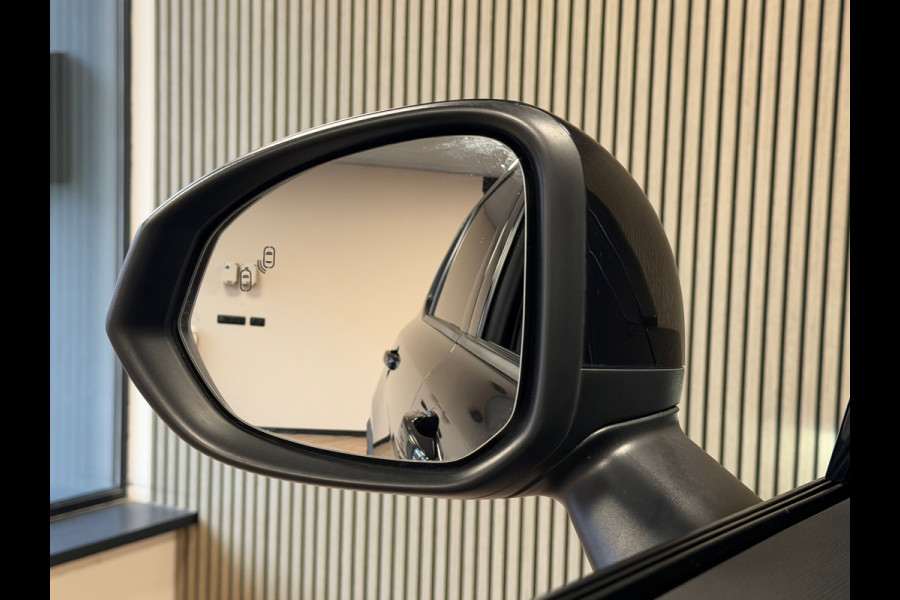 Lynk & Co 01 1.5 Plug in Hybride Black Edition PANODAK NAVIGATIE ACC 360CAM CARPLAY