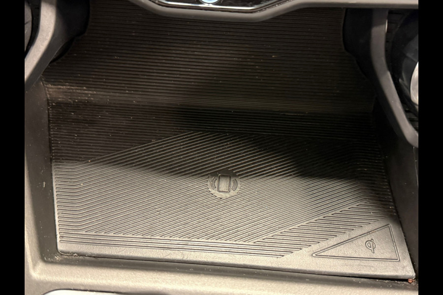 Lynk & Co 01 1.5 Plug in Hybride Black Edition PANODAK NAVIGATIE ACC 360CAM CARPLAY