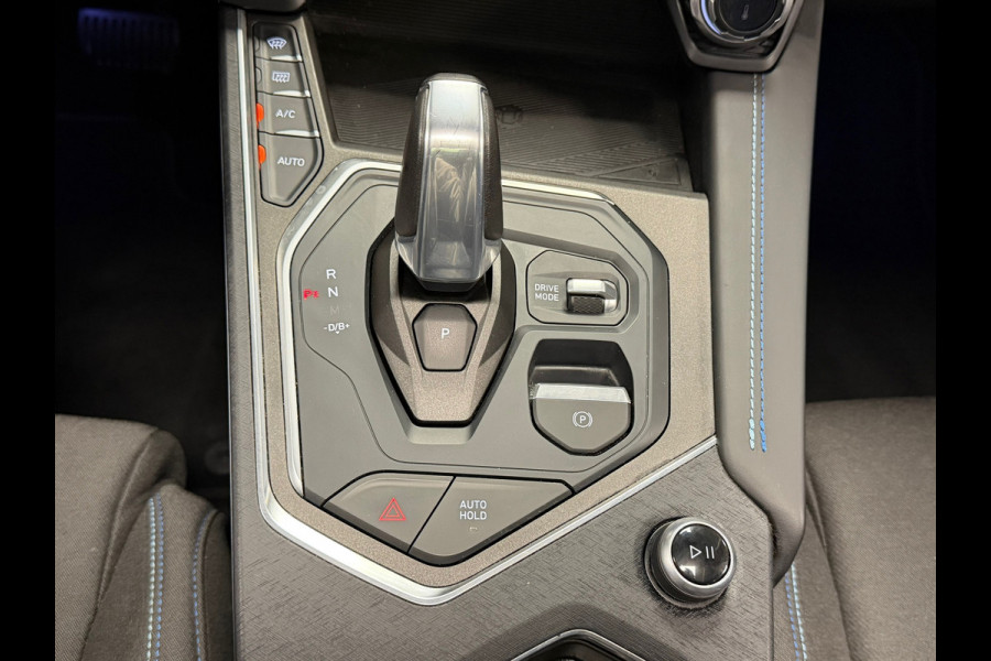 Lynk & Co 01 1.5 Plug in Hybride Black Edition PANODAK NAVIGATIE ACC 360CAM CARPLAY