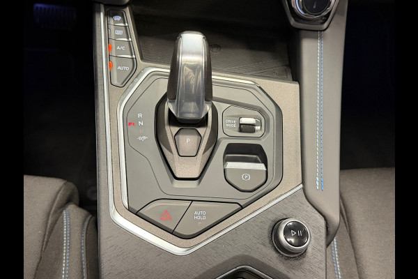 Lynk & Co 01 1.5 Plug in Hybride Black Edition PANODAK NAVIGATIE ACC 360CAM CARPLAY