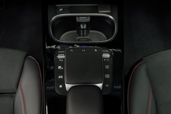 Mercedes-Benz A-Klasse 250e AMG Line Panodak Leer Navi PTS LM velgen EQ BTW auto!