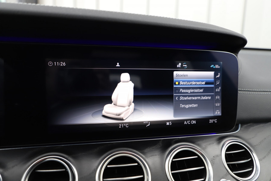Mercedes-Benz E-Klasse 300e AMG | 320PK | Pano | Sfeerverlichting | Memory | ILS | Widescreen | Stoelverw. | Carplay | Standkachel | 2020.