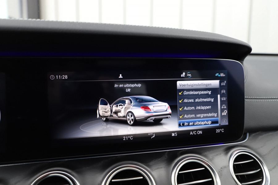 Mercedes-Benz E-Klasse 300e AMG | 320PK | Pano | Sfeerverlichting | Memory | ILS | Widescreen | Stoelverw. | Carplay | Standkachel | 2020.