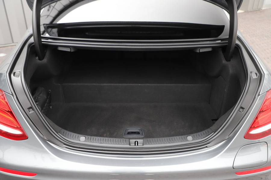 Mercedes-Benz E-Klasse 300e AMG | 320PK | Pano | Sfeerverlichting | Memory | ILS | Widescreen | Stoelverw. | Carplay | Standkachel | 2020.