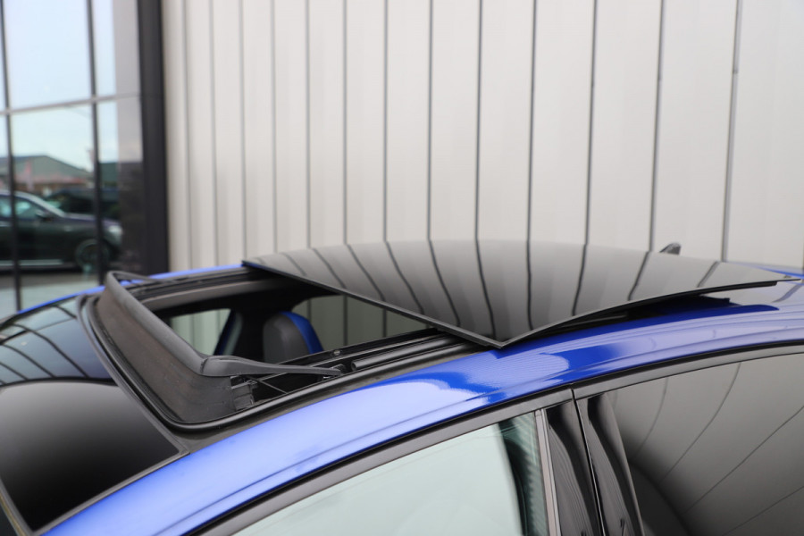 Volkswagen Golf 2.0 TSI R 4Motion | 320PK | Head-up | Keyless-go | Pano | Akrapovic | Performance-pakket | Memory | Stoelkoeling | Stuurwielverw