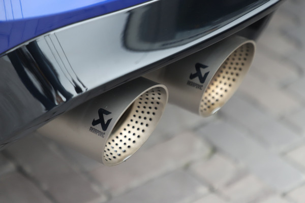 Volkswagen Golf 2.0 TSI R 4Motion | 320PK | Head-up | Keyless-go | Pano | Akrapovic | Performance-pakket | Memory | Stoelkoeling | Stuurwielverw