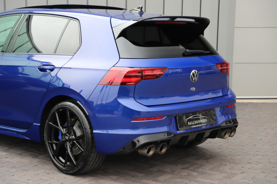 Volkswagen Golf 2.0 TSI R 4Motion | 320PK | Head-up | Keyless-go | Pano | Akrapovic | Performance-pakket | Memory | Stoelkoeling | Stuurwielverw