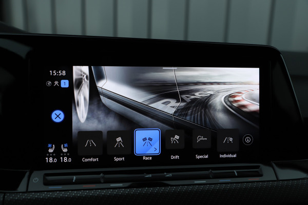 Volkswagen Golf 2.0 TSI R 4Motion | 320PK | Head-up | Keyless-go | Pano | Akrapovic | Performance-pakket | Memory | Stoelkoeling | Stuurwielverw