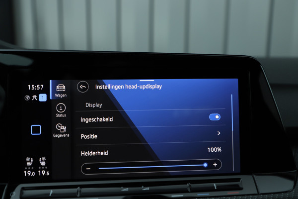 Volkswagen Golf 2.0 TSI R 4Motion | 320PK | Head-up | Keyless-go | Pano | Akrapovic | Performance-pakket | Memory | Stoelkoeling | Stuurwielverw