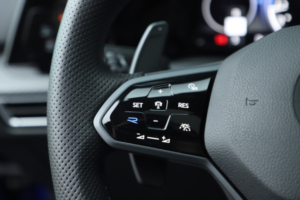 Volkswagen Golf 2.0 TSI R 4Motion | 320PK | Head-up | Keyless-go | Pano | Akrapovic | Performance-pakket | Memory | Stoelkoeling | Stuurwielverw