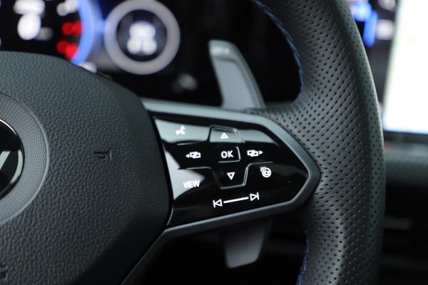 Volkswagen Golf 2.0 TSI R 4Motion | 320PK | Head-up | Keyless-go | Pano | Akrapovic | Performance-pakket | Memory | Stoelkoeling | Stuurwielverw