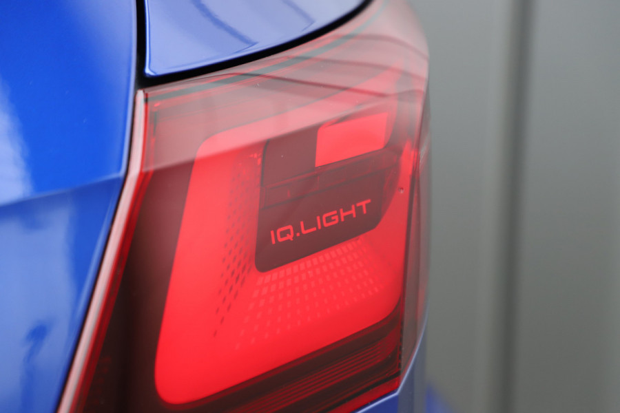 Volkswagen Golf 2.0 TSI R 4Motion | 320PK | Head-up | Keyless-go | Pano | Akrapovic | Performance-pakket | Memory | Stoelkoeling | Stuurwielverw