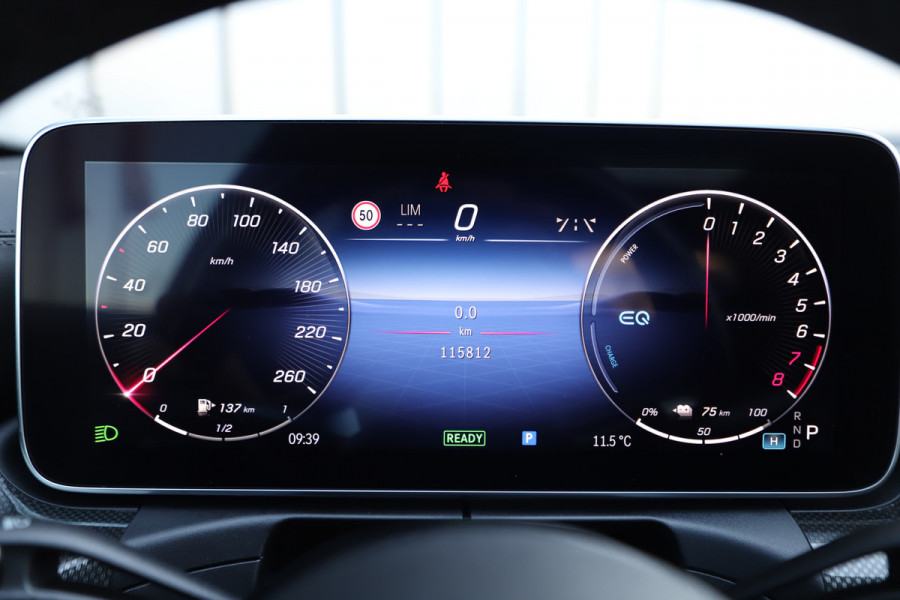 Mercedes-Benz C-Klasse 300e AMG | 313PK | Head-up | Keyless-go | Pano | Sfeerverlichting | Memory | Digital-light | Standkachel | 2022.