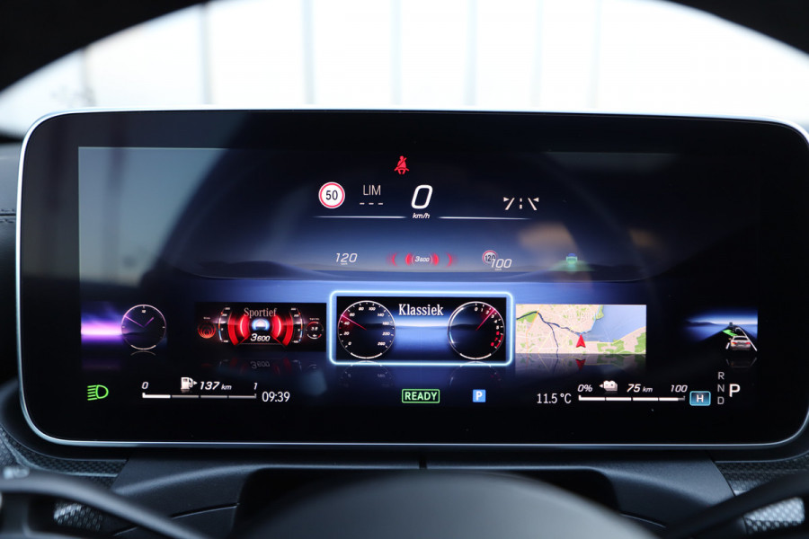 Mercedes-Benz C-Klasse 300e AMG | 313PK | Head-up | Keyless-go | Pano | Sfeerverlichting | Memory | Digital-light | Standkachel | 2022.