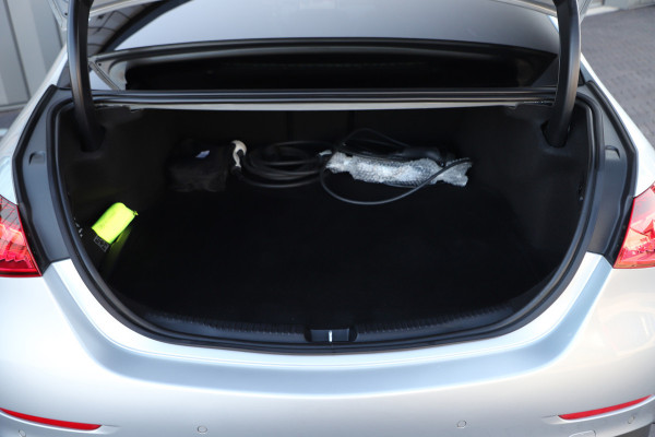 Mercedes-Benz C-Klasse 300e AMG | 313PK | Head-up | Keyless-go | Pano | Sfeerverlichting | Memory | Digital-light | Standkachel | 2022.