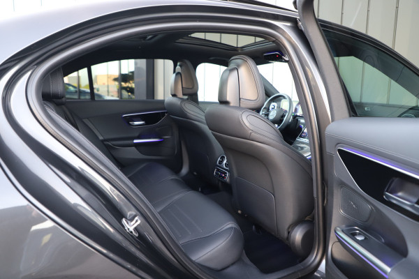 Mercedes-Benz C-Klasse 300e AMG | 313PK | Head-up | Keyless-go | Pano | Sfeerverlichting | Digital-light | Leder | Memory | Stoelverw. | 2022.