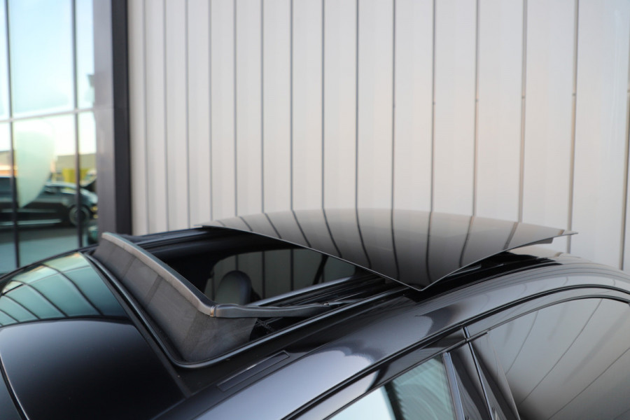 Mercedes-Benz C-Klasse 300e AMG | 313PK | Head-up | Keyless-go | Pano | Sfeerverlichting | Digital-light | Leder | Memory | Stoelverw. | 2022.