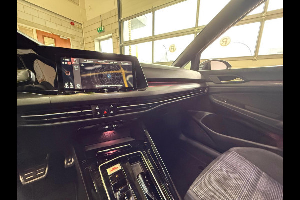 Volkswagen Golf 1.4 eHybrid GTE IQ Light Navi Soel/Stuur verwarming 1 Jaar Bovag garantie