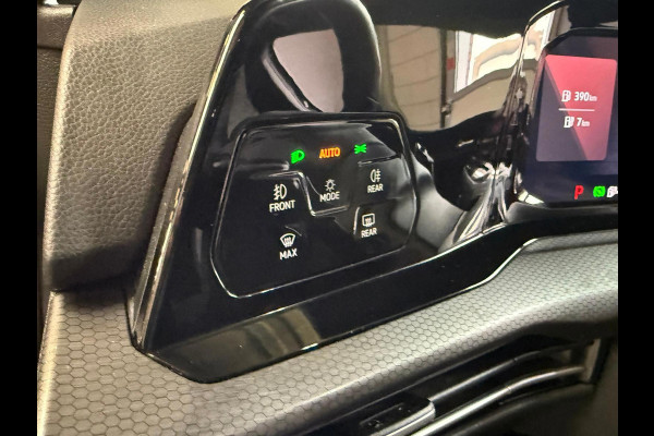 Volkswagen Golf 1.4 eHybrid GTE IQ Light Navi Soel/Stuur verwarming 1 Jaar Bovag garantie