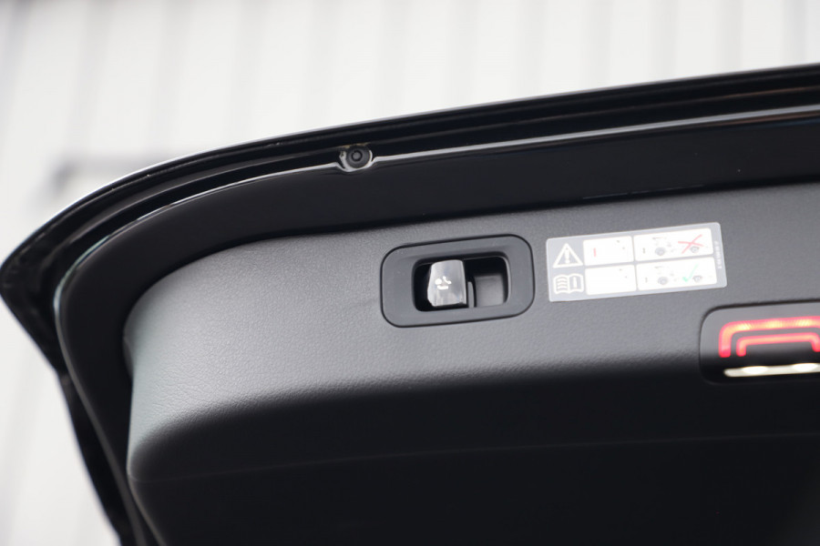 Mercedes-Benz C-Klasse Estate AMG 63 S E Performance | 680PK | Achterasbesturing | Carbon | Head-up | Sfeerverlichting | Burmester | Digital-light | AM