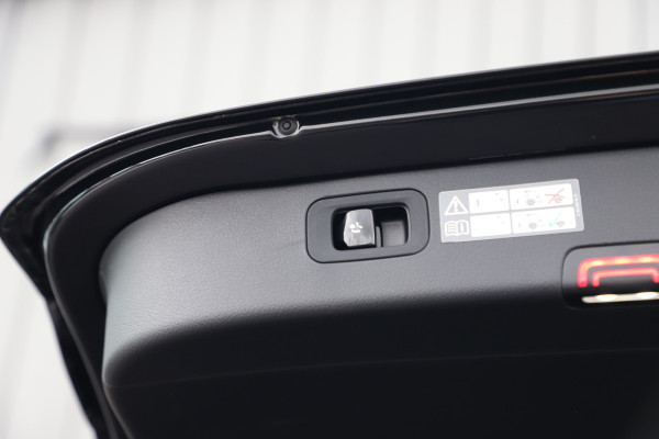 Mercedes-Benz C-Klasse Estate AMG 63 S E Performance | 680PK | Achterasbesturing | Carbon | Head-up | Sfeerverlichting | Burmester | Digital-light | AM