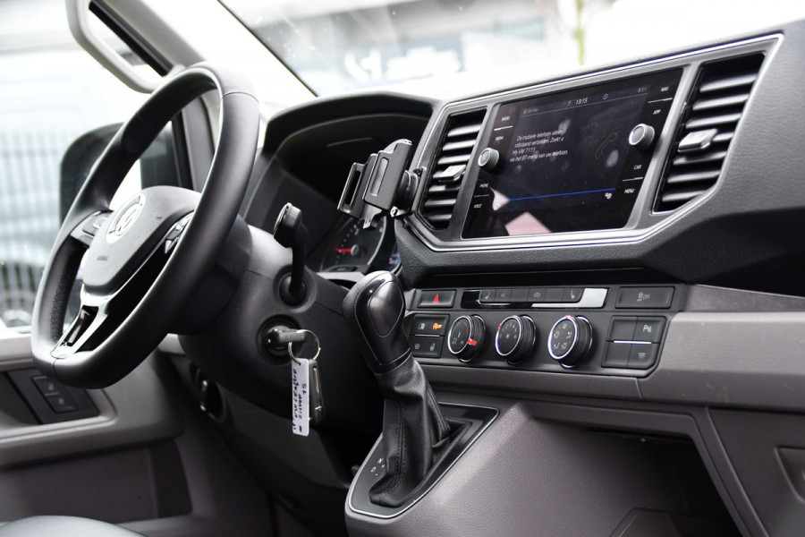 Volkswagen Crafter 35 2.0 TDI L3H3 Highline PB Edition Full Options! Adaptieve Cruise, Carplay, LED, Leder, Stoelwarming, Trekhaak, Multimedia, Uniek!