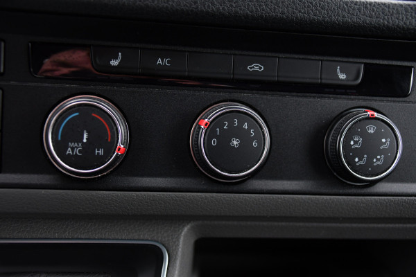 Volkswagen Crafter 35 2.0 TDI L3H3 Highline PB Edition Full Options! Adaptieve Cruise, Carplay, LED, Leder, Stoelwarming, Trekhaak, Multimedia, Uniek!